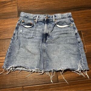 GAP Denim Jean Mini Skirt‎ 6 Light Wash Frayed